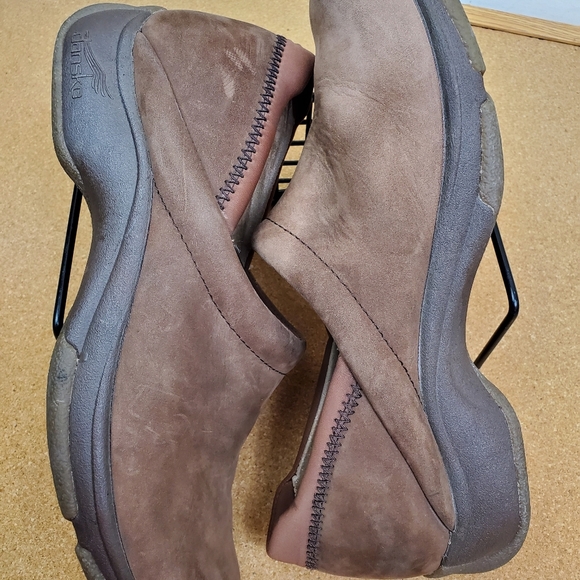Dansko Brown SUEDE nursing Clog SHOES WOMENS - Picture 5 of 7